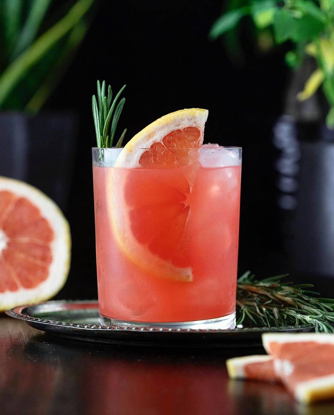 Rosemary Greyhound - Easy Cocktails With Gin Spirits