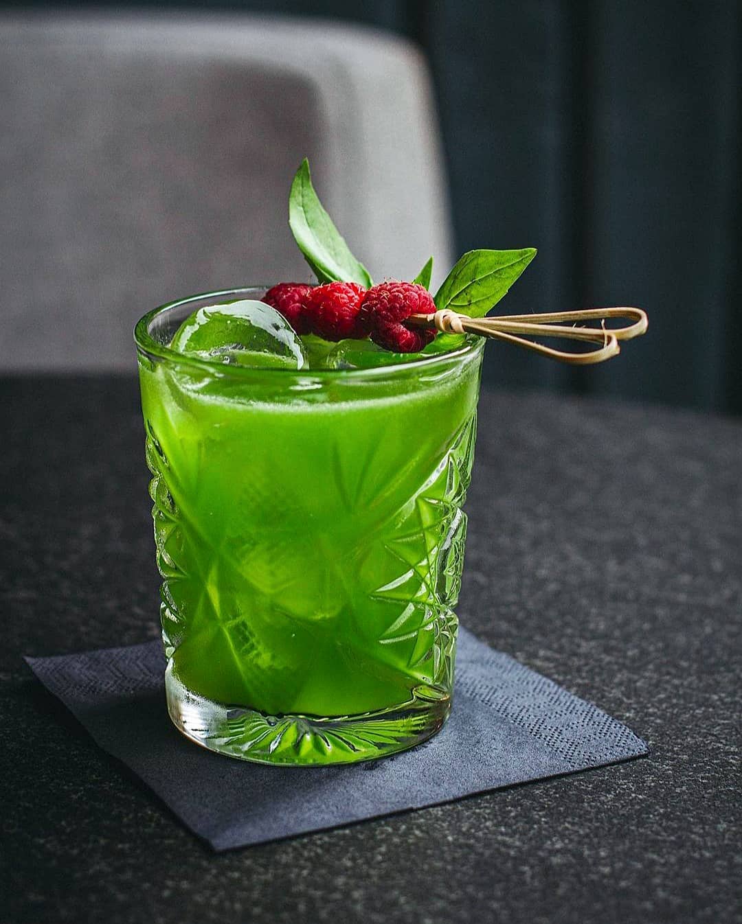 Gin Basil Smash - Easy Cocktails With Gin Spirits